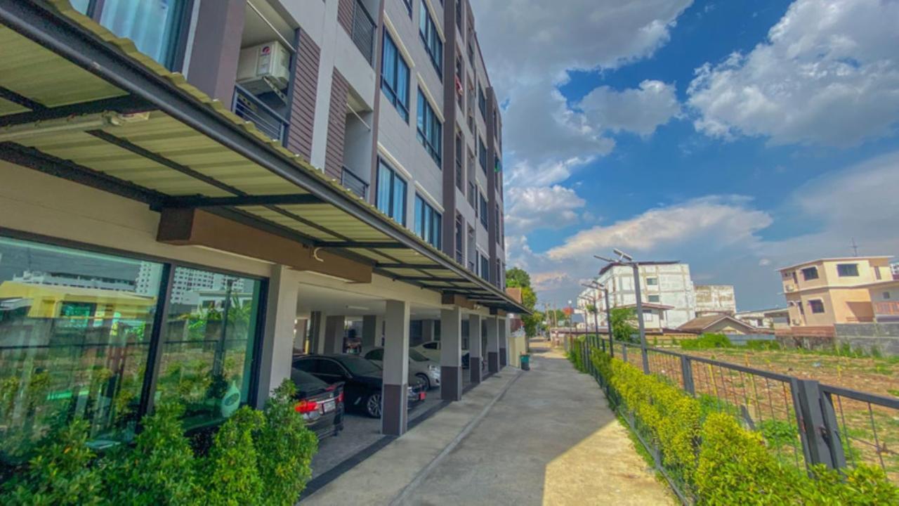ホテル Plearnwan Deluxe Mansion バンコク都 エクステリア 写真